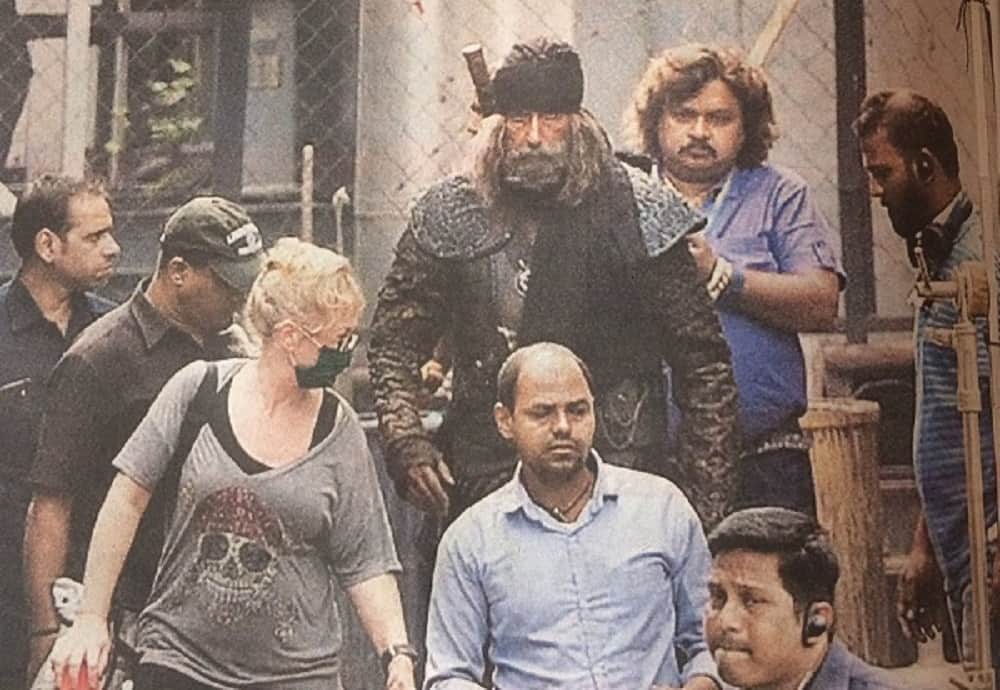 after aamir khan amitabh bachchan photo leaked from the set of upcoming film thugs of hindustan