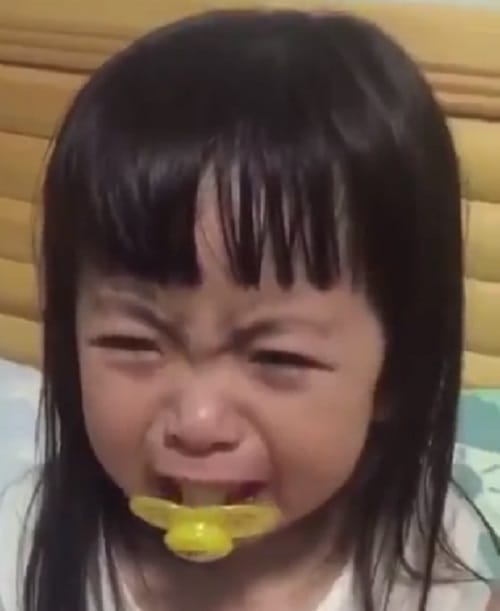 viral video this cute girl does not want to stop crying 