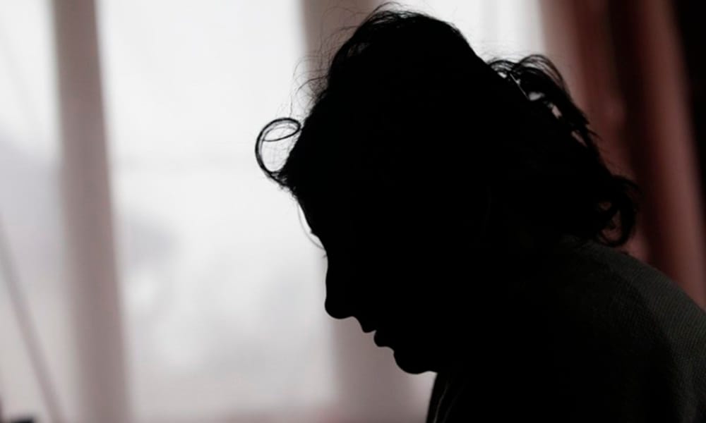 tourist bussinessmen blame police tease two minor girls from Chhattisgarh