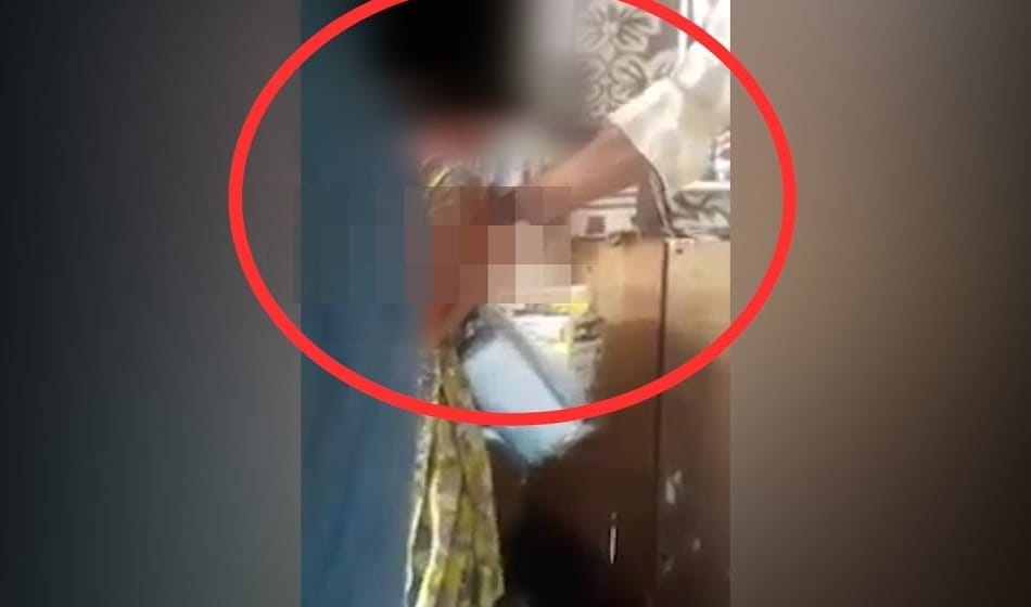 old age man harressed a minor girl in his shop at delhi