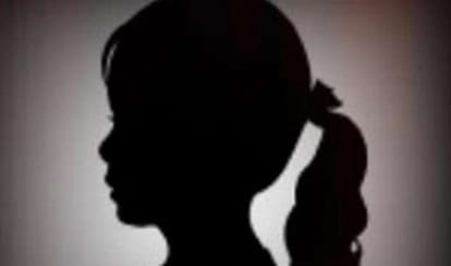 old age man harressed a minor girl in his shop at delhi