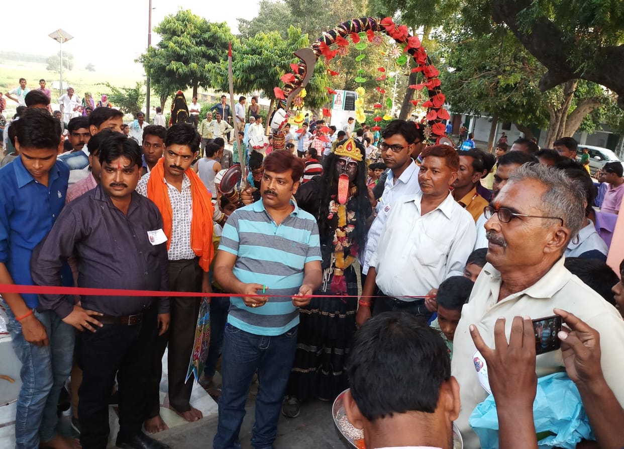 Devotees throng temples