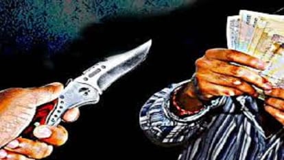 goons rape daughter and shot mother after a loot in Shahjahanpur