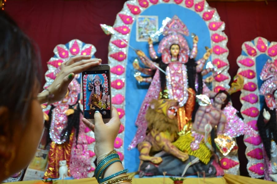 pics of navratra celebration in Lucknow.