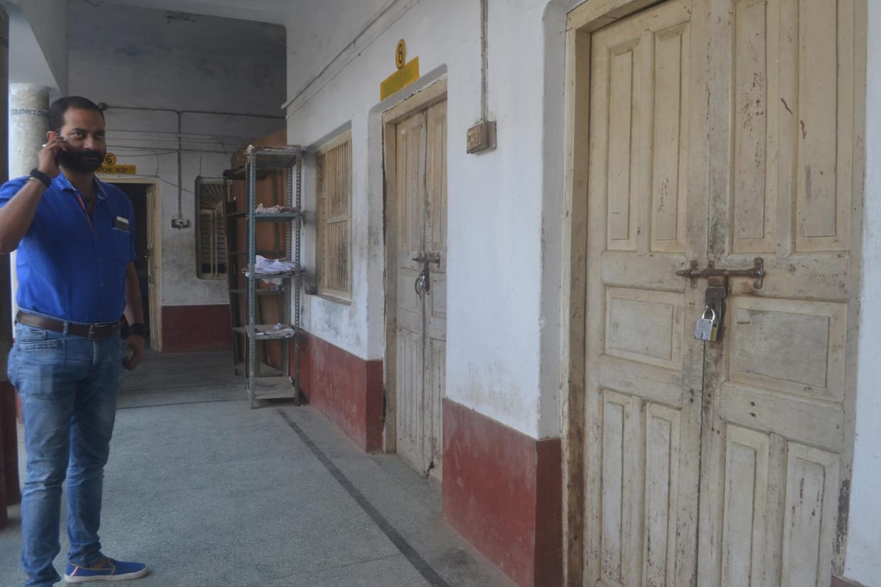 Work in RTO office stops due to technical glitch
