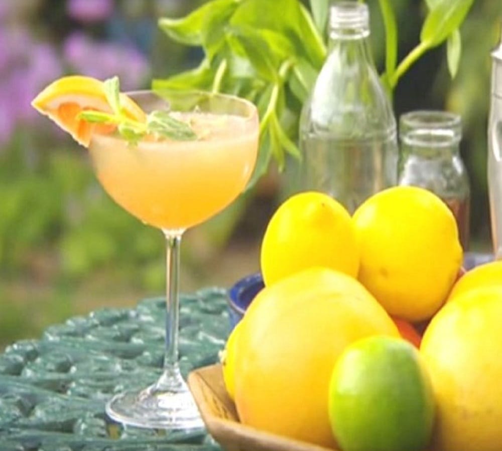 one slice of lemon may leave bad effect on your health 