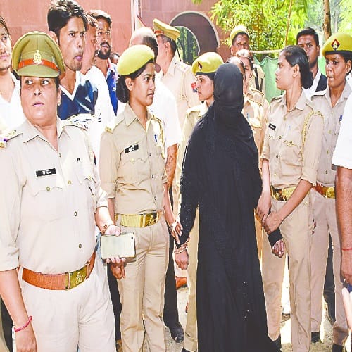 Photos: love jihad noise... first try conversion again court marriage, ruckus