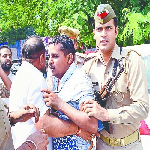 Photos: love jihad noise... first try conversion again court marriage, ruckus