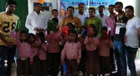 निबंध में आकाश, चित्रकला में मधु प्रथम