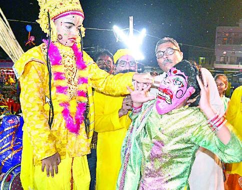 हे खग मृग हे मधुकर श्रेनी तुम देखी सीता मृगनयनी