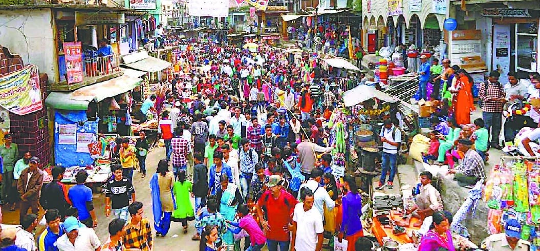 People gathered in Gangolihat and Hokara fair