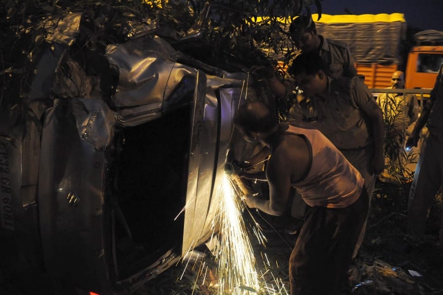  one died in an accident on shaheed path in Lucknow.