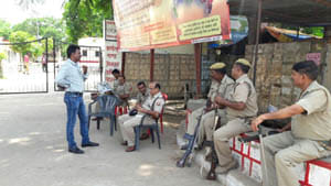 avishvass prastaav agaist block head