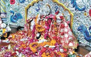 Long queues, lalita's door
