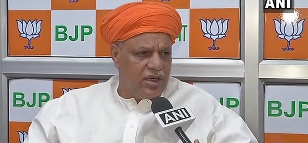 virendra singh mast hit yashwant singh said he is anarth shastri