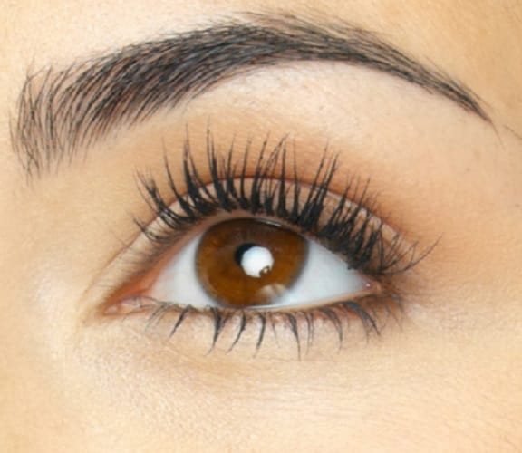 Try these home remedies to grow thicker and longer eyelashes