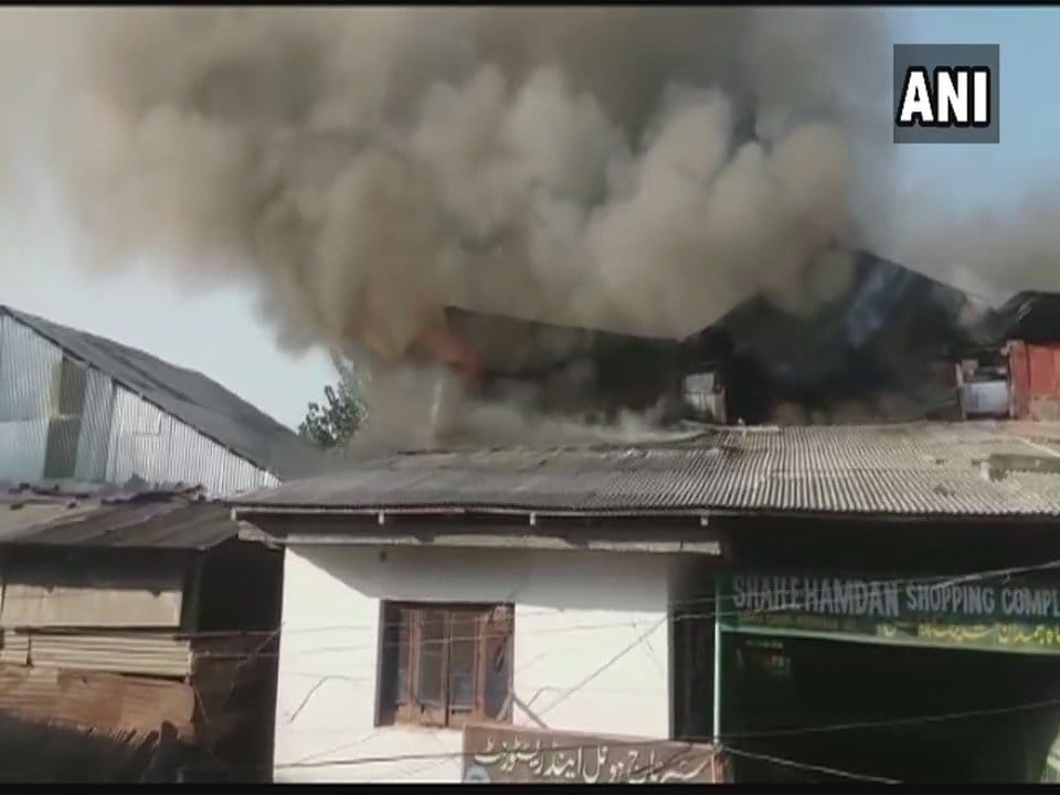 fire breaks out in Main Bazaar in Ganderbal, fire tenders at the spot