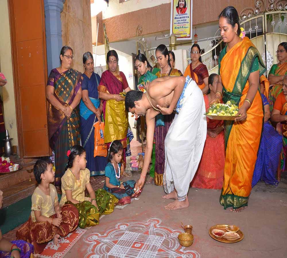 chaitra navratri 2019: right method of kanya pujan