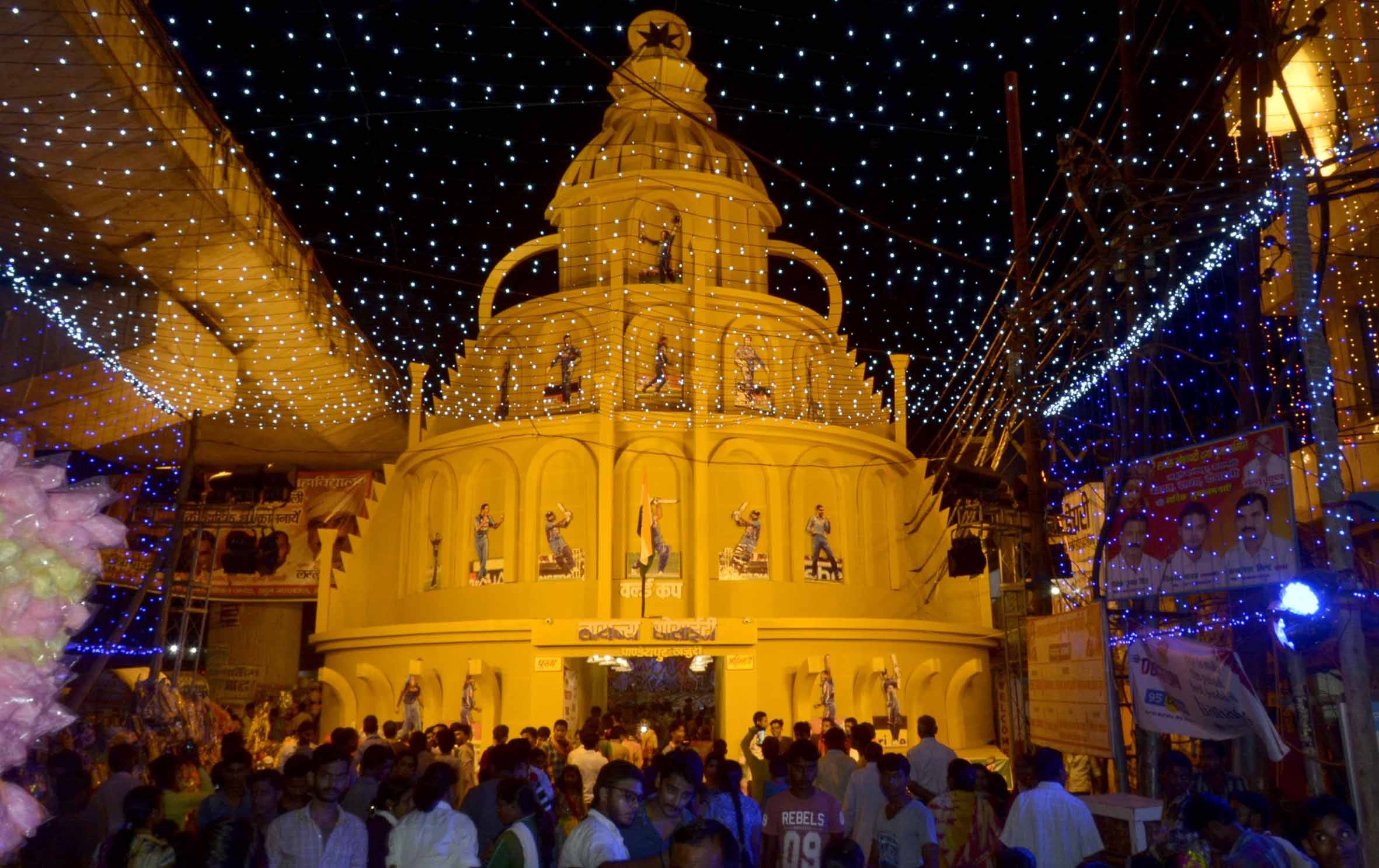 varanasi navratri pandal see photos