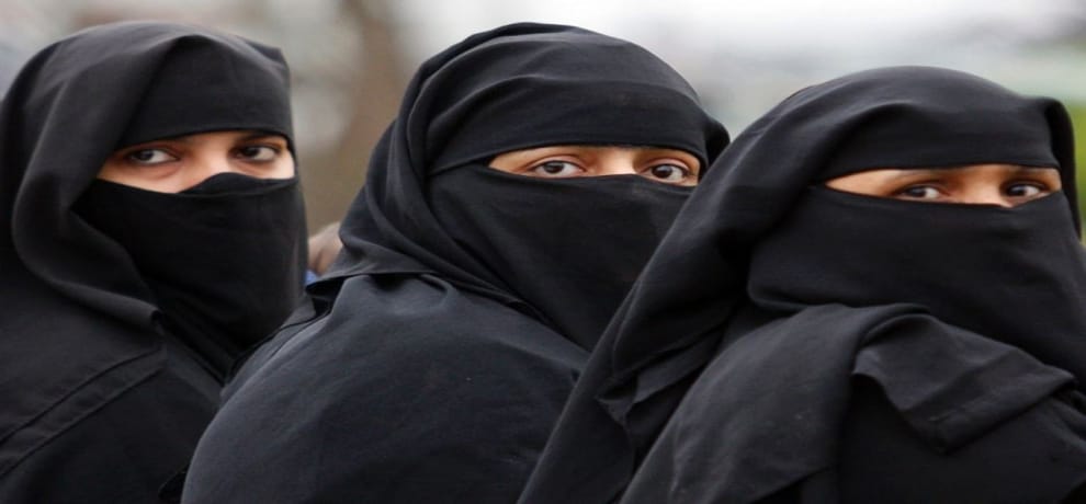 women in Saudi Arabia still cant do these things