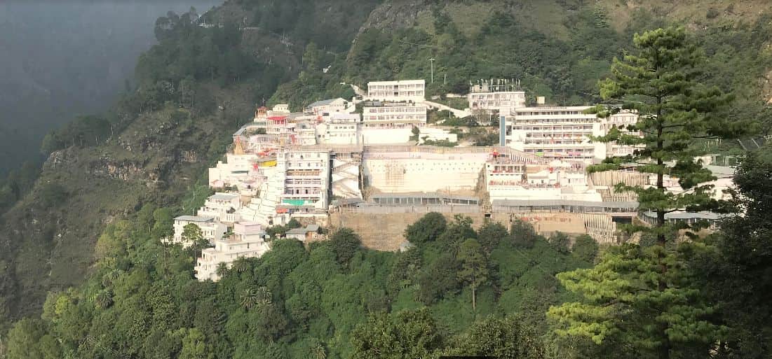 vaishno devi battery car track and choppar facility closed due to rain and snowfall