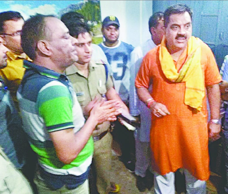 BJP MLA's beat the culprit in thane