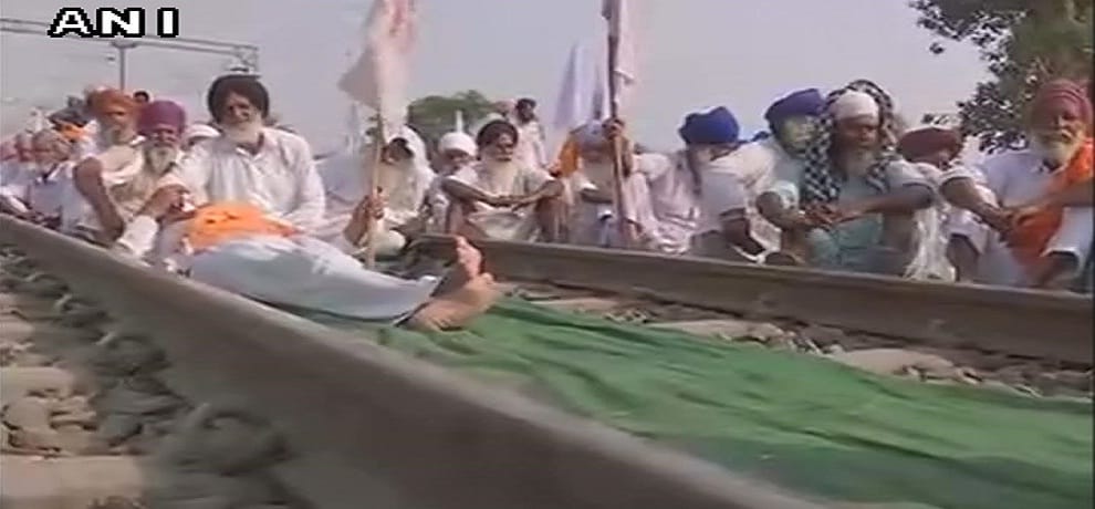 Farmers protesting over loan waiver block Amritsar- Delhi railway route at Manawala near Amritsar