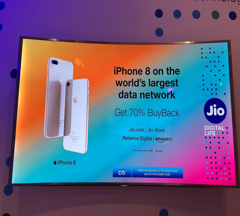 Apple iPhone 8 and iphone 8 plus sale starts in India with jio buyback offer