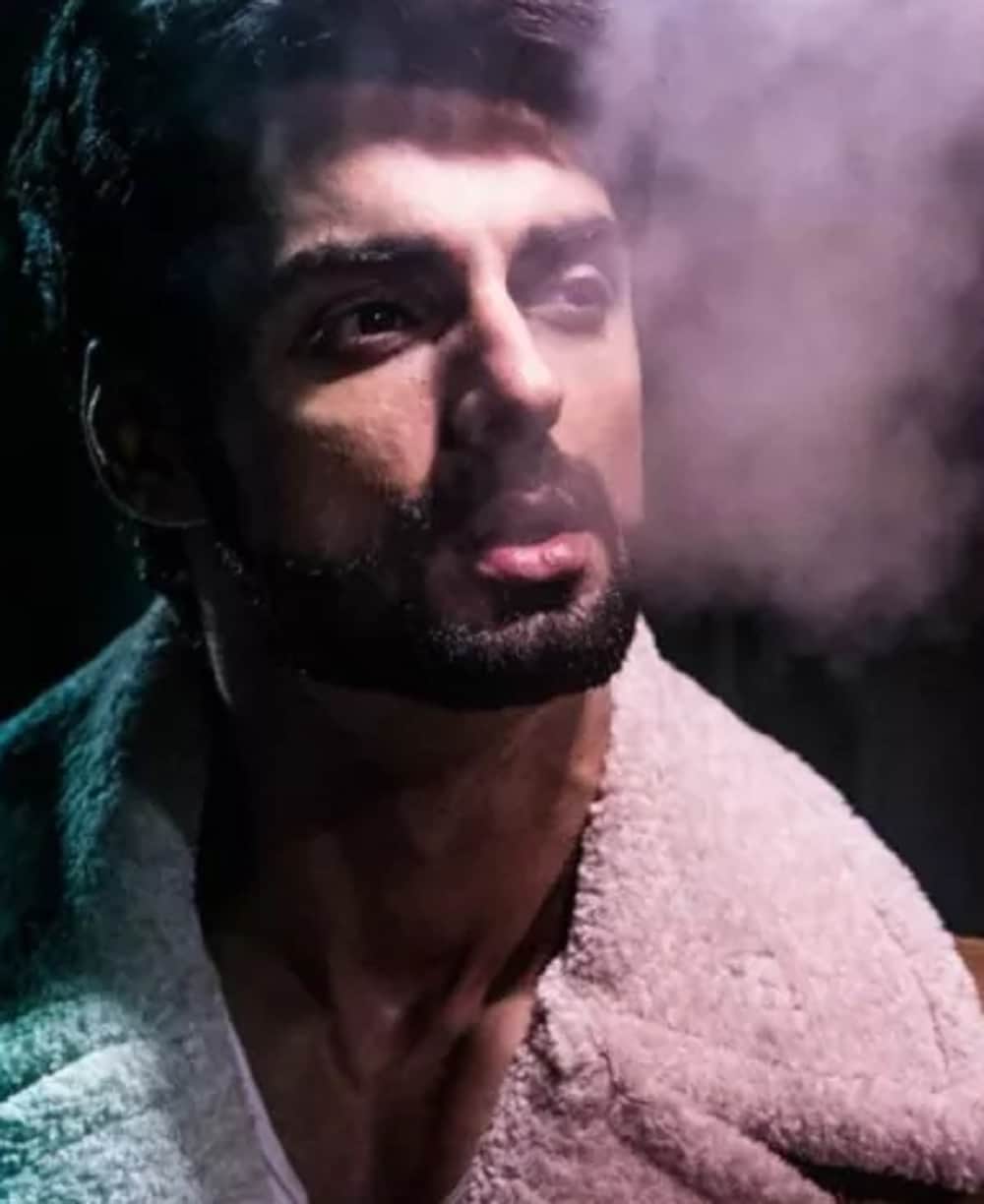 karan wahi first look out from urvashi rautela starrer film hate story 4