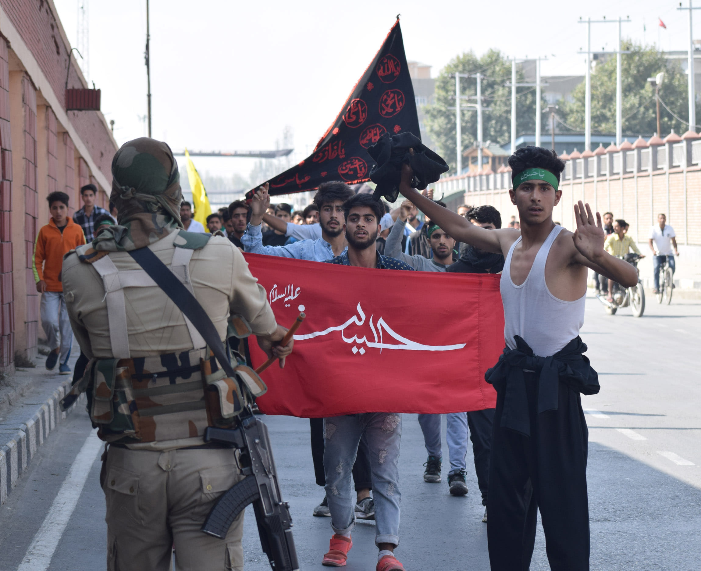 violence in kashmir valley and srinagar head of friday prayers