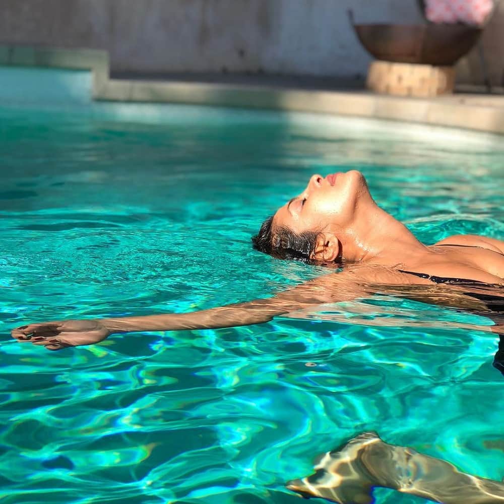 priyanka chopra shares hot photos on instagram goes viral on social media