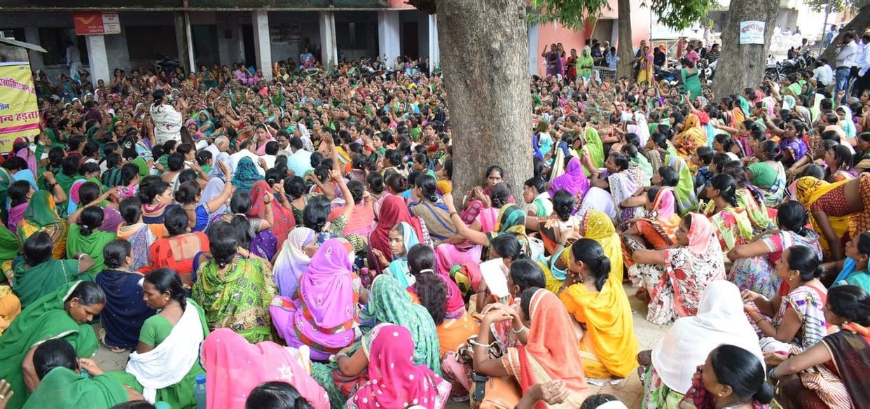 गेरूआ वस्त्र धारण कर आज करेंगी बुद्धि-शुद्धि यज्ञ