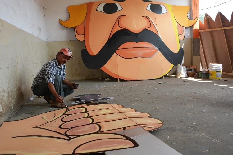 one hundred twenty feet ravana to be burn in aishbagh lucknow