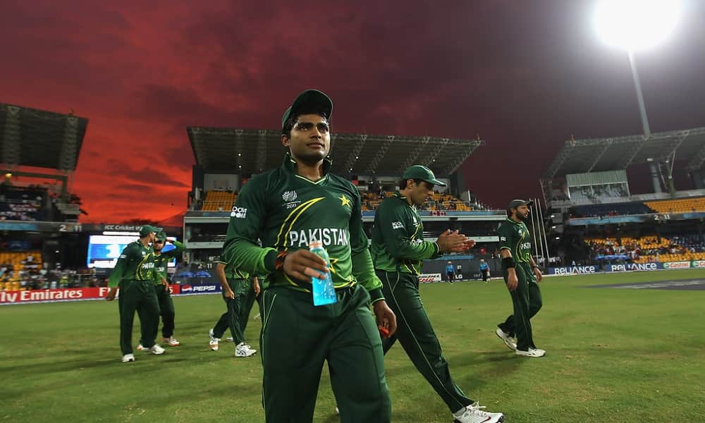 Pakistani cricketer Umar Akmal fined for late night out and party