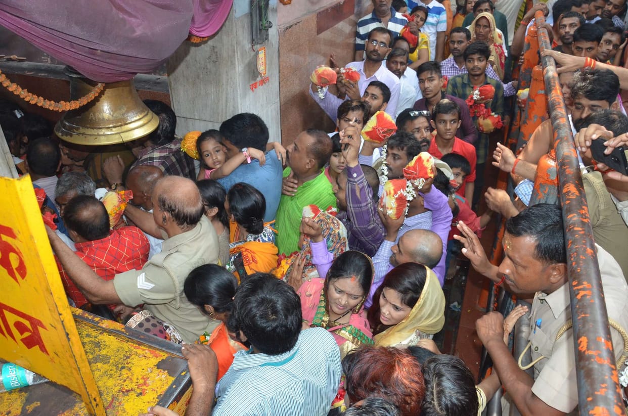 the huge number of devotee visit in Vindhyavasini temple