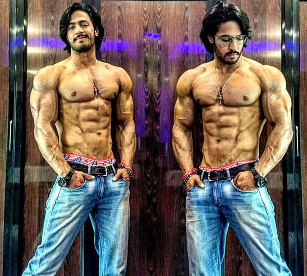 hritik and salman fails ifront of fitness freak anoop thakur body 