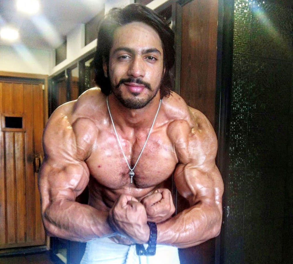 hritik and salman fails ifront of fitness freak anoop thakur body 