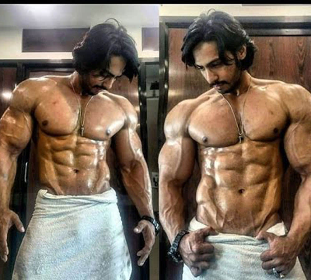hritik and salman fails ifront of fitness freak anoop thakur body 