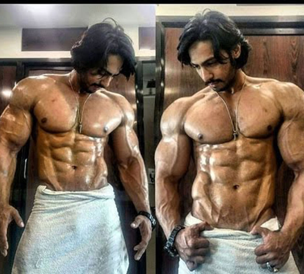 hritik and salman fails ifront of fitness freak anoop thakur body 