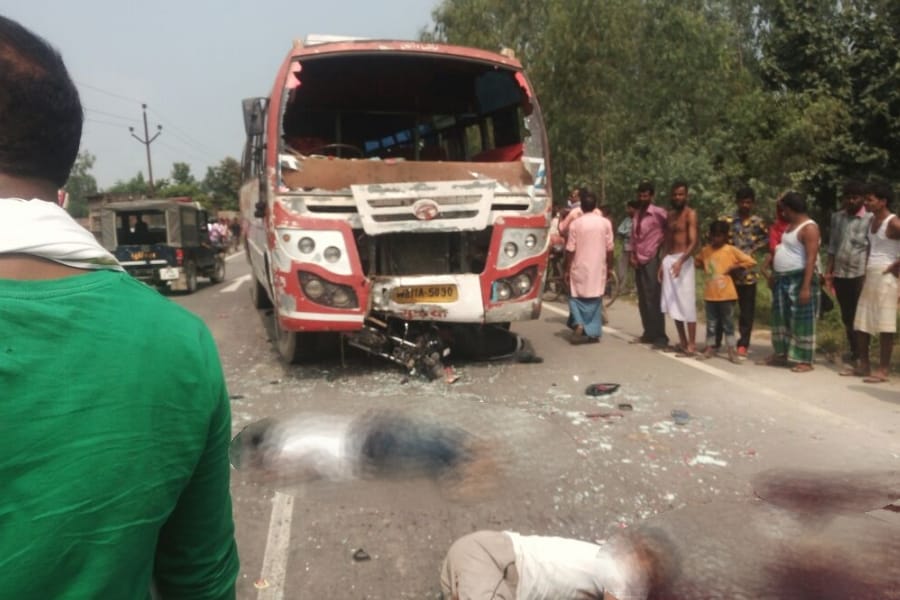 Three died in a bus accident in Lucknow.