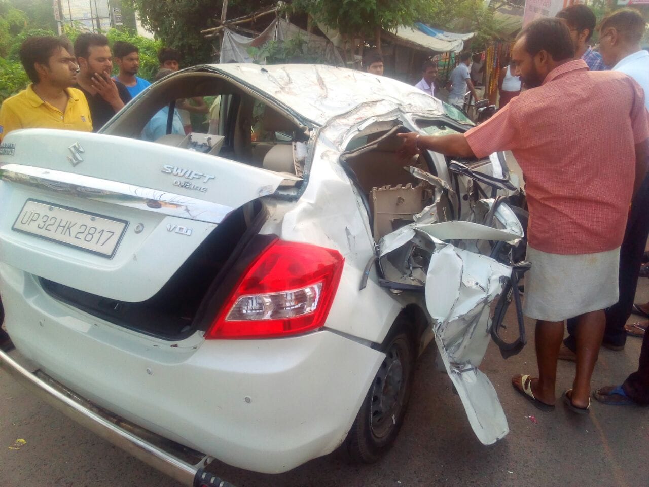 Accident in aliganj in Lucknow.