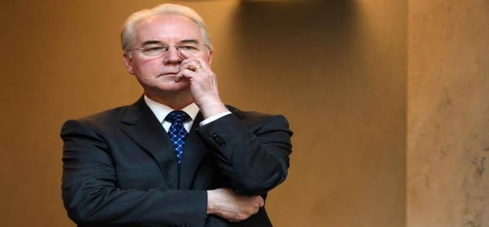 american health minister resign for expensive private flight