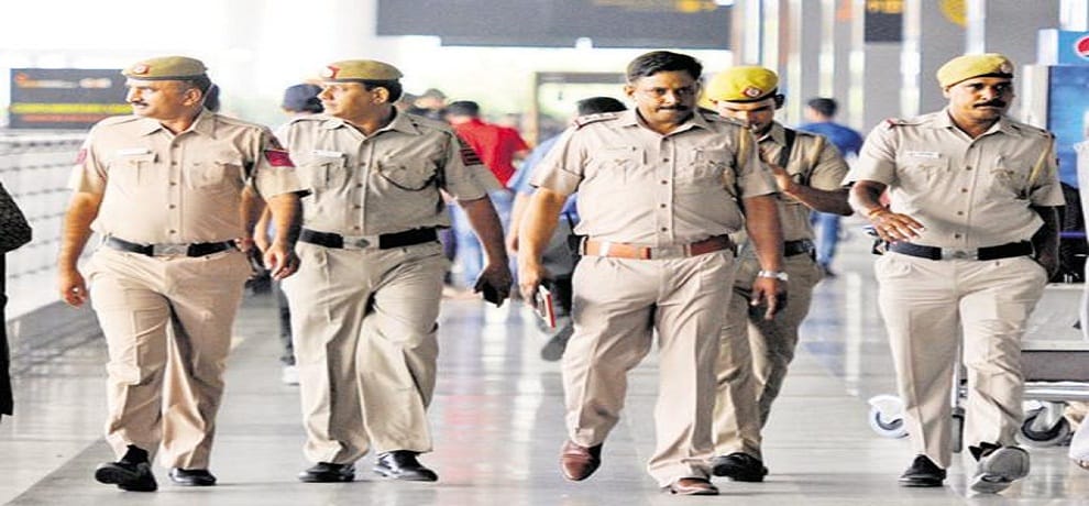 delhi police arrested aam adami party worker for allegedly rape a girl 