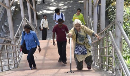 Top ten dirtiest railway station in india based on survey of indian railway after Mumbai stampede