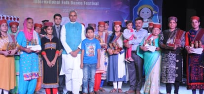 playback singer harshdeep kaur in kullu dussehra