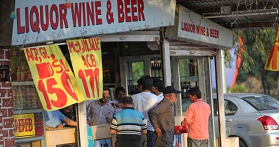 Salesmen beaten up for overrate liquor price