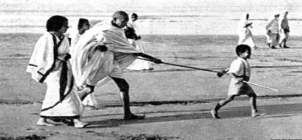 Gandhi Jayanti 2020 Mahatma Gandhi Biography An Inspirational Person For Every Indian Such A Great Man - Amar Ujala Hindi News Live - Gandhi Jayanti 2020- प्रेरणास्रोत हैं महात्मा गांधी, लंदन से