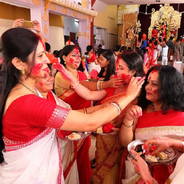 After the vermilion washed, these beautiful faces, look at the photos