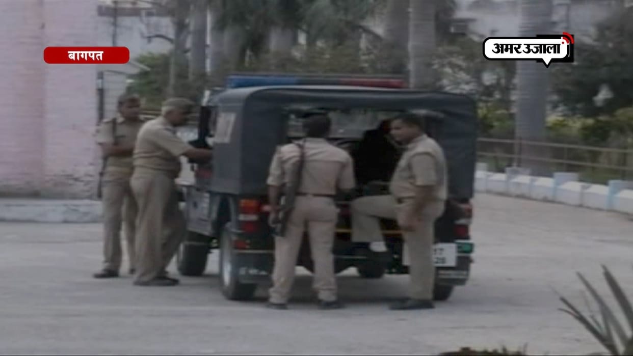 Stone pelted on police
