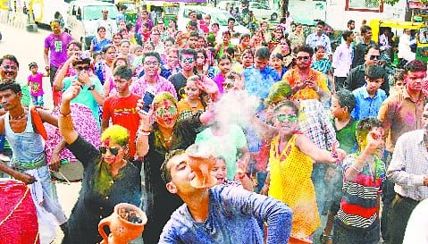 Immersion of statue celebrated with vermilion